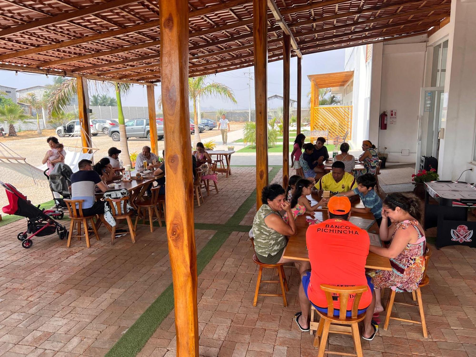 Ohana Beach Hotel Playas Buitenkant foto